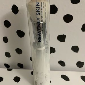 It Cosmetics Heavenly Skin Brush #702